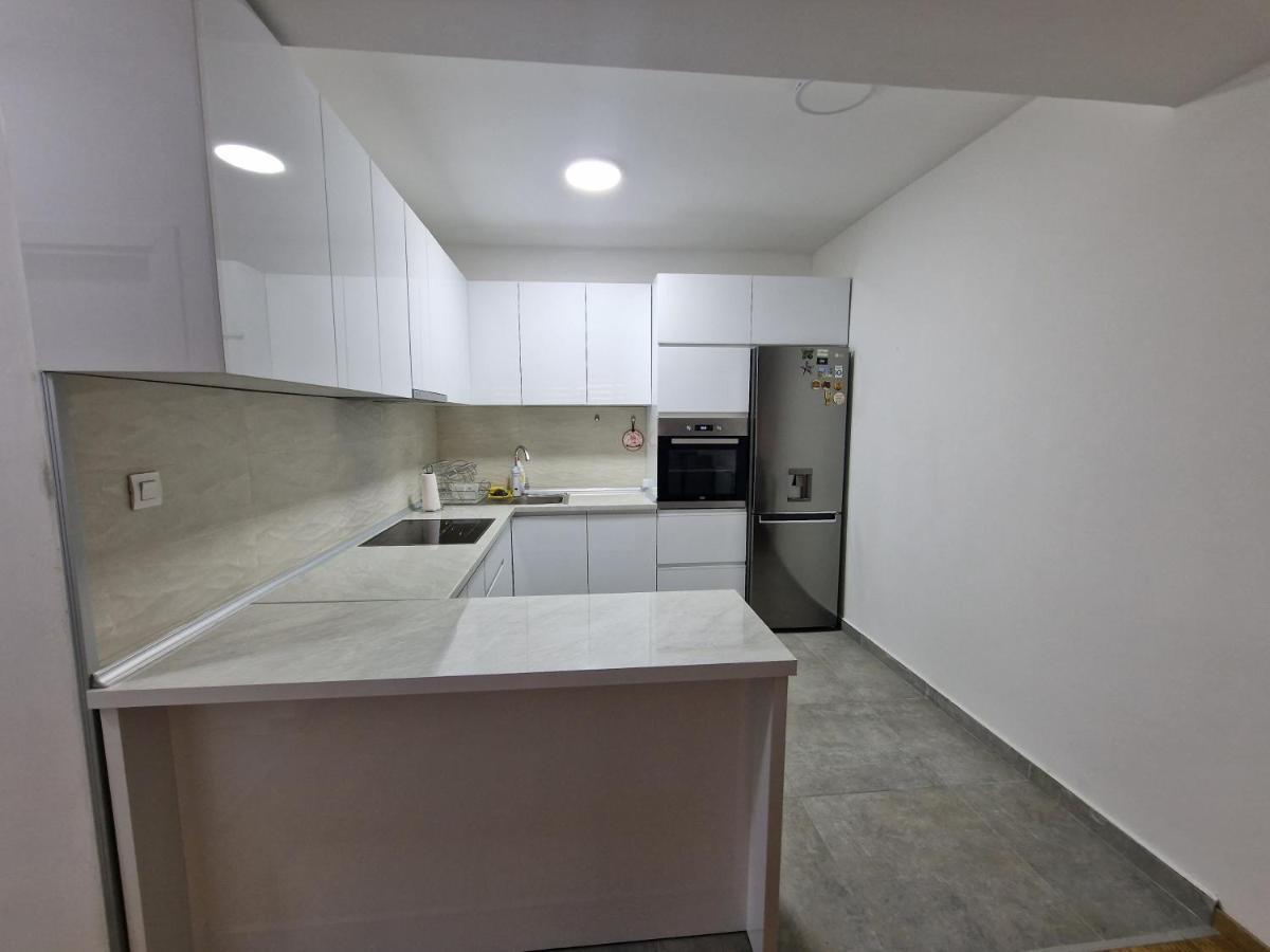 New Modern Apartment 42 Σκόπια Εξωτερικό φωτογραφία